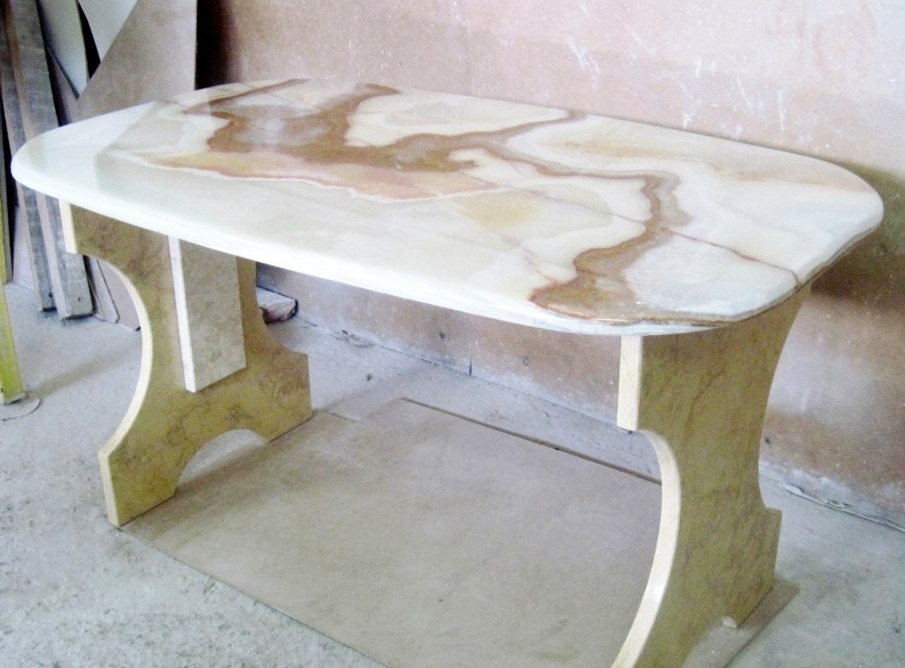 стіл з оніксу мармуру граніту