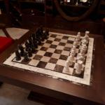 Мраморная шахматная доска из мрамора с мраморными шахматами