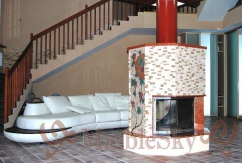 Мраморный камин с мозаичным панно в стиле флорентийской мозаики